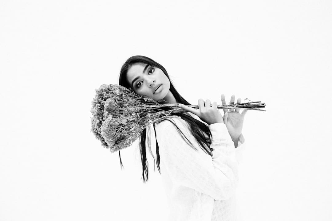 网飞《猎魔女团》爆火，韩媒：谁的K